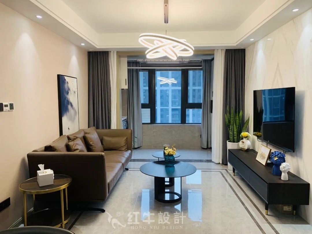最美畢業(yè)照 ④--保利國際社區(qū)96㎡現(xiàn)代風格“成品家”！01客廳